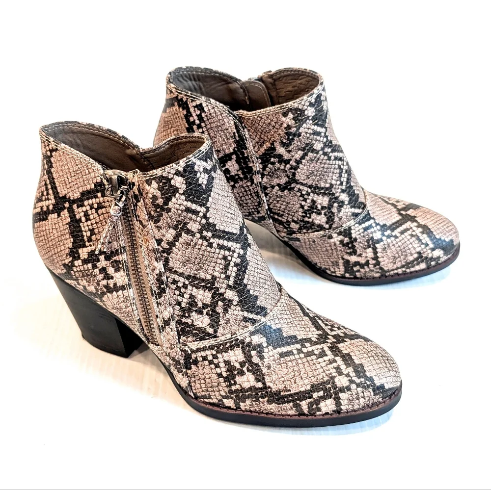 BARETRAPS Cacie Tan & Black Snakeskin Faux Leather Ankle Boots Size 8.5